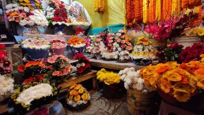ফাল্গুন-ভ্যালেন্টাইনে ফুল বিক্রি হবে তো?