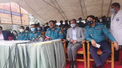 করোনার টিকা নেওয়ার পর কথা বলেন ডিএমপি কমিশনার