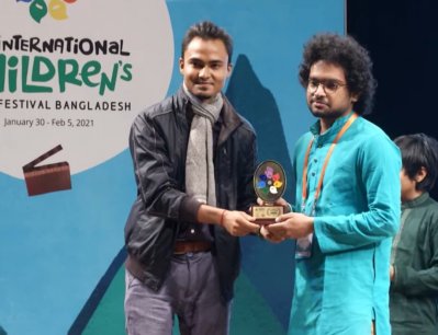 আন্তর্জাতিক উৎসবে পুরস্কৃত জাবির ঋদ্ধ অনিন্দ্য