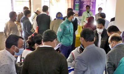 বরিশালে করোনার টিকা নিতে রেজিস্ট্রেশন