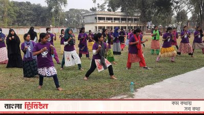 কারাতে প্রশিক্ষণে মেয়েরা