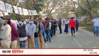 সোনাইমুড়ীর একটি ভোটকেন্দ্র। সারাদেশেই সকালবেলা ছিল ভোটের এমন চেহারা। তবে প্রায় সব পৌরসভা থেকেই অভিযাগ আসে পরের চেহারা এমন থাকেনি। 