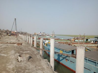 পাবনার নগরবাড়িতে নৌবন্দর স্থাপনের কাজ চলছে