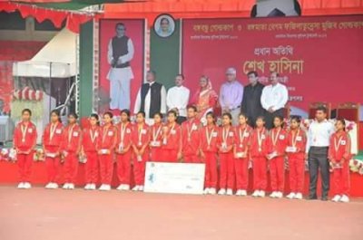 স্বরলিকার নেতৃত্বে বঙ্গমাতা গোল্ডকাপে তৃতীয় হয় বাঁশজানি সরকারি প্রাথমিক বিদ্যালয়