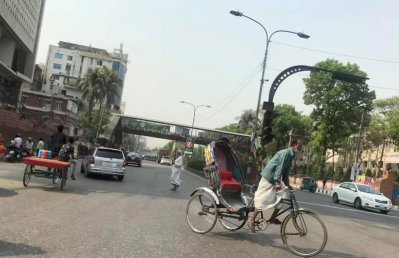 কোথাও যানজট, কোথাও ফাঁকা