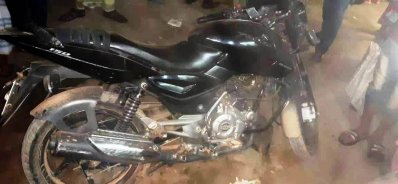 দুর্ঘটনা কবলিত মোটরসাইকেল