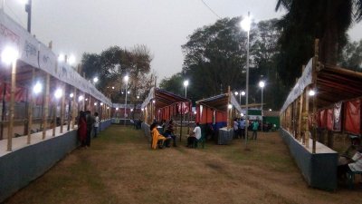 এখনও সম্পূর্ণ তৈরি হয়নি অনেক স্টলের নির্মাণ কাজ