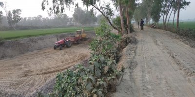 ভেকু দিয়ে নির্বিচারে মাটি কাটা হচ্ছে
