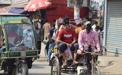 মানা হচ্ছে না স্বাস্থ্যবিধি