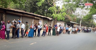 বাস না পেয়ে রাজধানীবাসীর দুর্ভোগ
