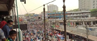 মার্কেট খোলা রাখার দাবিতে বিক্ষোভ-সংঘর্ষ, ভাঙচুর
