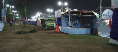 আকস্মিক ঝড়ে লণ্ডভণ্ড বই মেলা