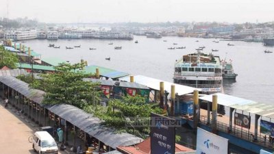 লকডাউনে সদরঘাট এলাকা
