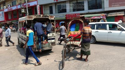 লকডাউনে হযবরল রাজধানী (ফটো স্টোরি)
