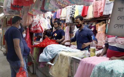 রাজশাহী নগরীর প্রবেশপথে শক্ত অবস্থানে আইনশৃঙ্খলা বাহিনী
