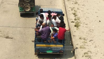 ঢাকা-টাঙ্গাইল মহাসড়কে যানবাহনের চাপ