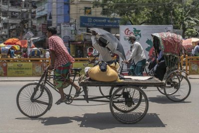 ভ্যাপসা গরমে অতিষ্ঠ জনজীবন