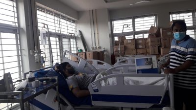 রাসায়নিকের গুদাম সরাতে বলায় উল্টো ধমক খেয়েছিলেন ভাড়াটিয়ারা