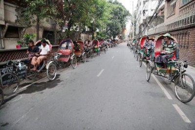ওরা মানুষের পাশে দাঁড়িয়েছে