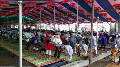 সারাদেশে ঈদ উদযাপন, করোনামুক্তিতে বিশেষ দোয়া