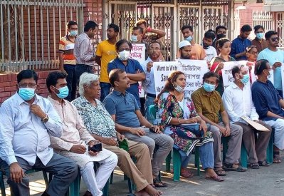 সাংবাদিক রোজিনার মুক্তি দাবিতে বিভিন্ন সংগঠনের মানবন্ধন