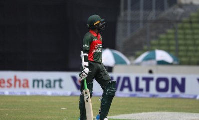 ব্যাট হাতে আবারও ব্যর্থ সাকিব