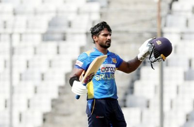 কুশল পেরেরার সেঞ্চুরি উদযাপন