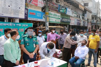 ভ্রাম্যমাণ ফ্রি করোনা টেস্ট