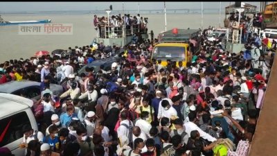 ফেরিতে সাধারণ যাত্রীদের ভিড়, স্বাস্থ্যবিধি মানার কোনও বালাই ছিল না