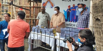 এমএলএ দেবাশীষ কুমারের সঙ্গে দেবাঞ্জন দেব