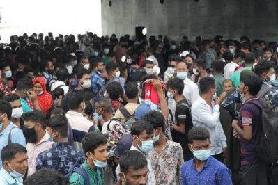 এবারও শিমুলিয়া ঘাটে জনস্রোত (ফটোস্টোরি)