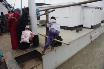 শিমুলিয়া ঘাটে জনস্রোত