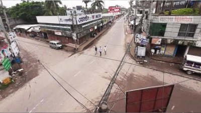 লকডাউনের সকালে ফাঁকা গাজীপুরের ব্যস্ত সড়ক