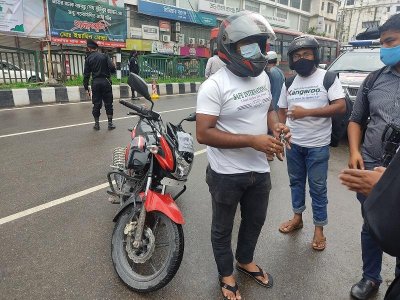 বাইরে বের হয়ে যত ‘অজুহাত’