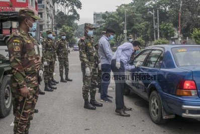 লকডাউন বাস্তবায়নে তৎপর সেনাবাহিনী