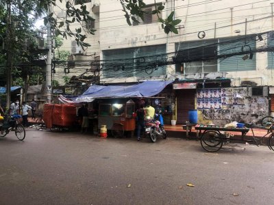 সারাদিন চোর-পুলিশ খেলেছেন পাড়ার দোকানিরা