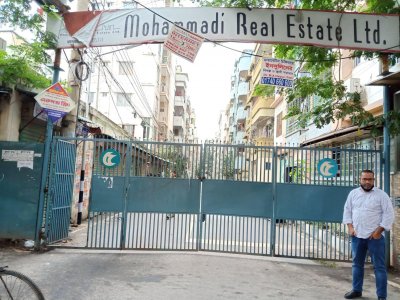 মোহাম্মদপুরে বন্ধ করে রাখা হয় আবাসিক এলাকার সড়কের গেট