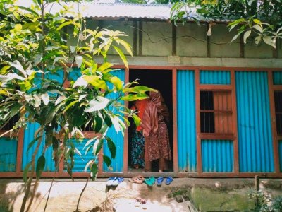 নির্যাতনের শিকার মুরাদ হোসেন রনির বাড়ি