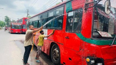 সড়কে যানবাহনের চাপ, প্রস্তুতি নিচ্ছেন পরিবহন মালিকরা