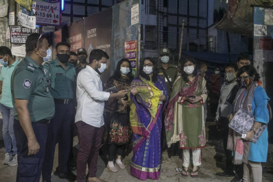 আবাসন কোম্পানির জমিতে পশুর হাট, উচ্ছেদ করলেন ম্যাজিস্ট্রেট
