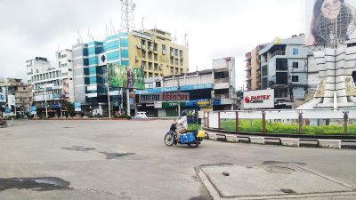 বিধিনিষেধে শূন্য হয়ে পড়া সড়ক