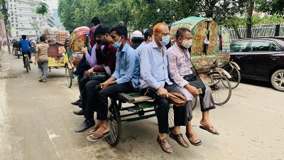 জনজীবন স্বাভাবিক, সড়কে বেড়েছে মানুষের চাপ