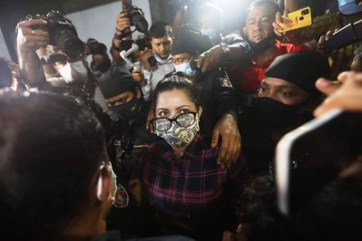 বাসা থেকে আটকের সময়