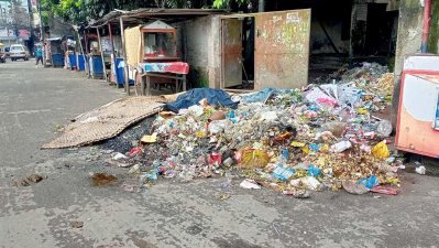 বরিশাল নগরীর ময়লা-আবর্জনা পরিষ্কার বন্ধ