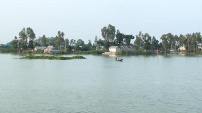 বিলীন হয়ে গেছে ফসলি জমি ও বসতভিটা