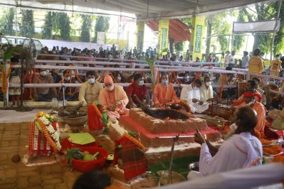 ঢাকেশ্বরী মন্দিরে জন্মাষ্টমী উদযাপন (ফটোস্টোরি)