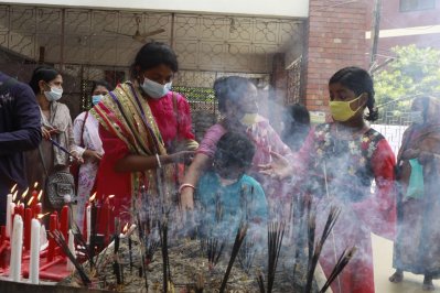 ঢাকেশ্বরী মন্দিরে জন্মাষ্টমী উদযাপন (ফটোস্টোরি)