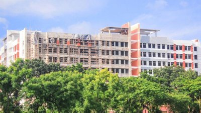 হাজী মোহাম্মদ দানেশ বিজ্ঞান ও প্রযুক্তি বিশ্ববিদ্যালয় ভবন