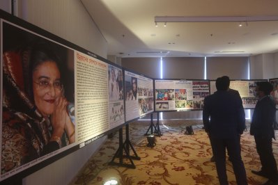 শেখ হাসিনার দুর্লভ ছবির প্রদর্শনী (ফটোস্টোরি)