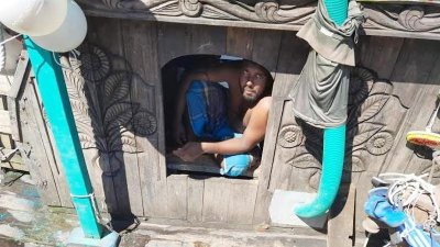 জাল ফেলা থেকে বিরত থাকবেন বরগুনার জেলেরা